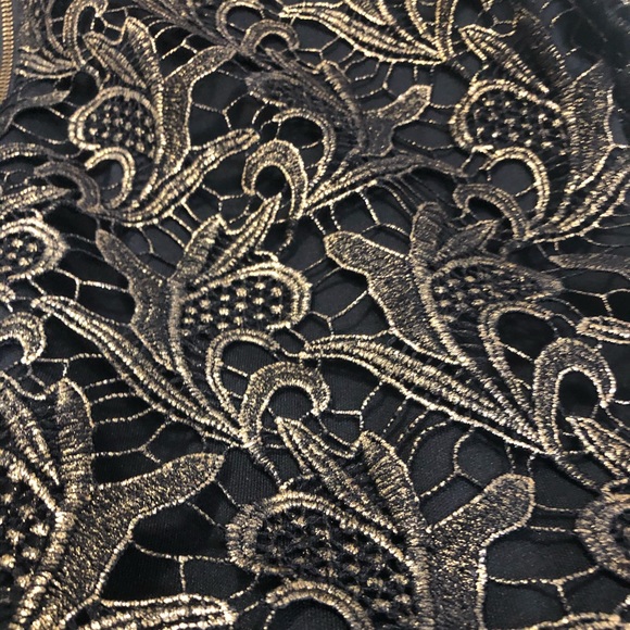 Black and gold floral lace top - Picture 3 of 4